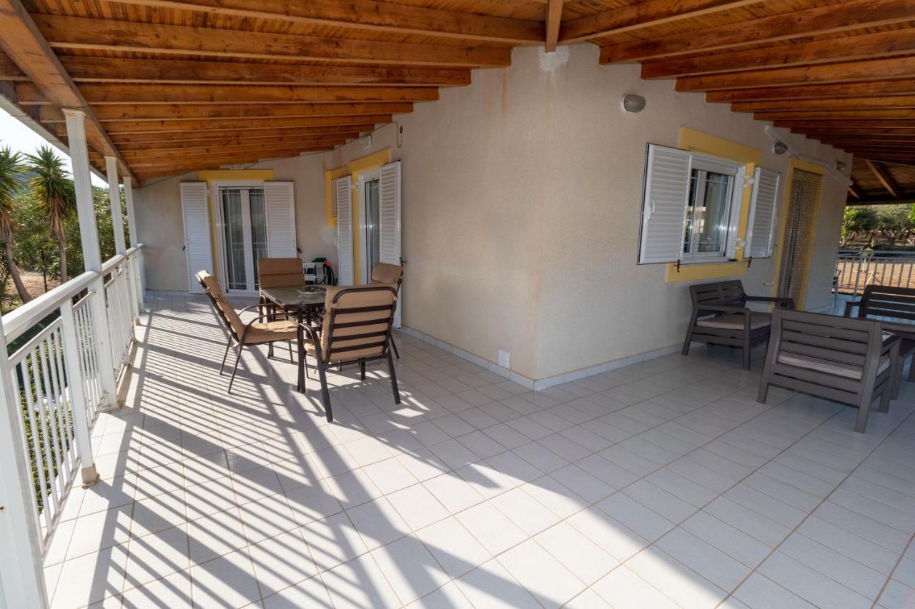 Fully Equipped Beach House At Pachia Ammos Plytra Kültér fotó